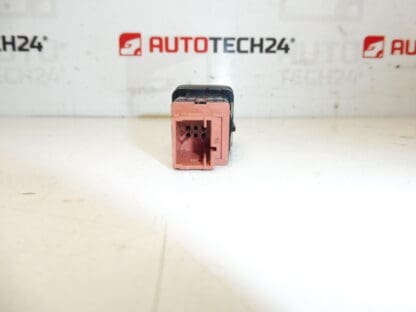 Citroën DS 9664235DU Kraftstofftank öffnen – Bild 2