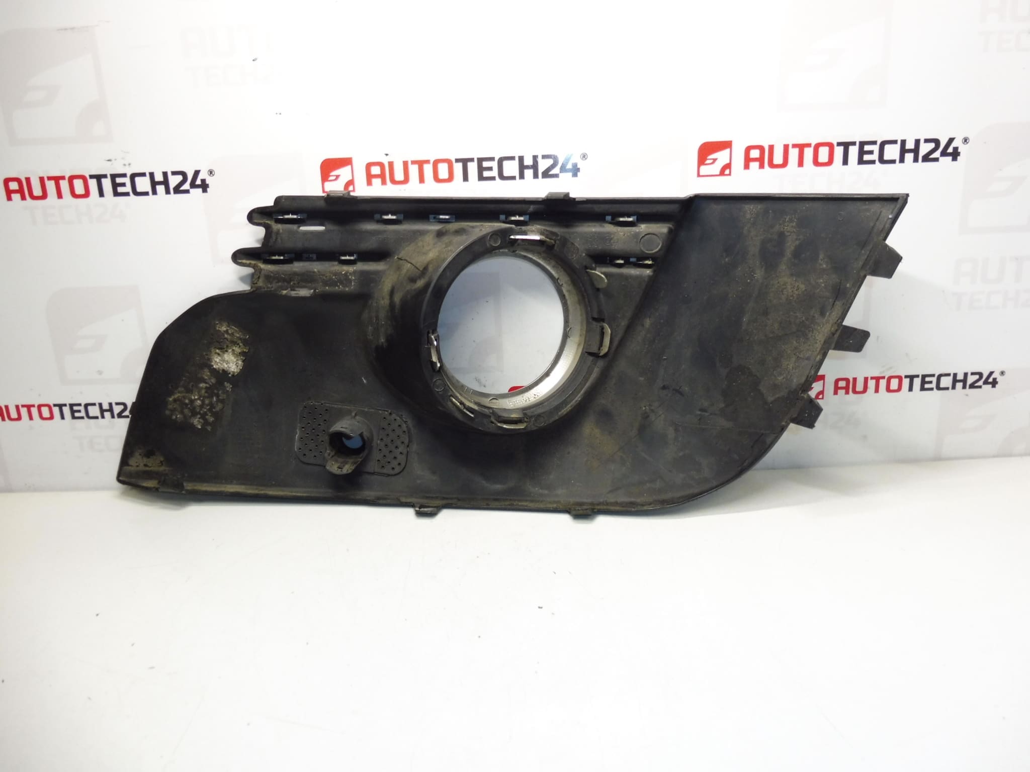 Rahmen für Nebelscheinwerfer rechts Peugeot 3008 9685098077 745315 – Bild 2